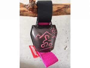 Swisstrailbell handbemalt mit pink Biker, Band pink